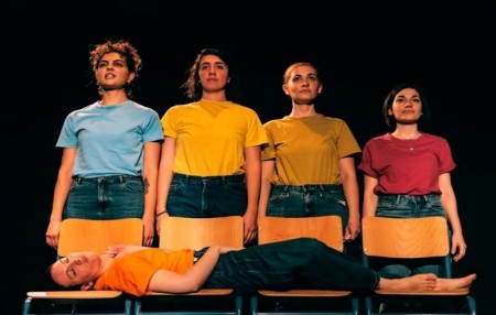 'Το Μαράκι έκλ@σε' από την ομάδα Seven Sisters σε κείμενα Λένας Κιτσοπούλου στο θέατρο Faust